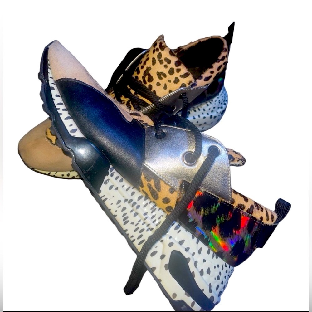 Steve Madden Women's Leopard Print Sneakers  Size 11M